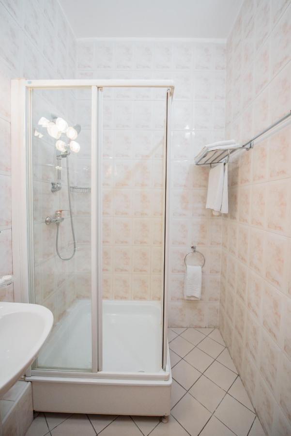 Kazakhstan Express Hotel อัลมาตี ภายนอก รูปภาพ